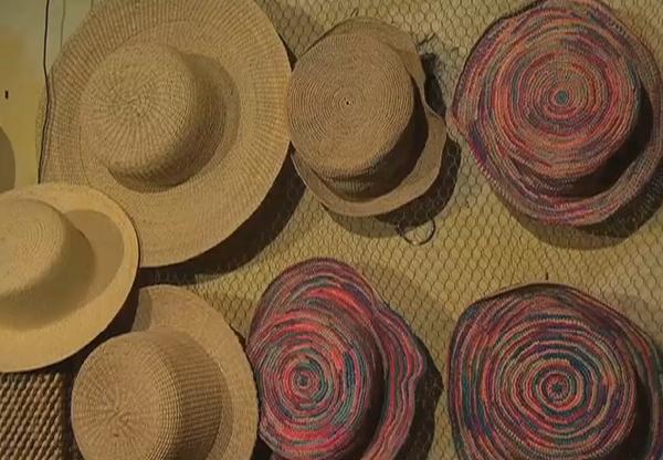 #EcuadorSobreRuedas | La artesana de Dos Mangas