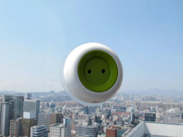 Presentan un enchufe solar para ventanas