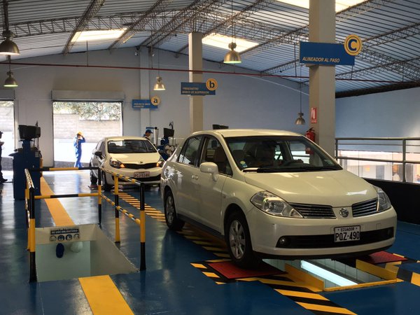 En Quito suspenden revisión vehicular durante todo el 2020