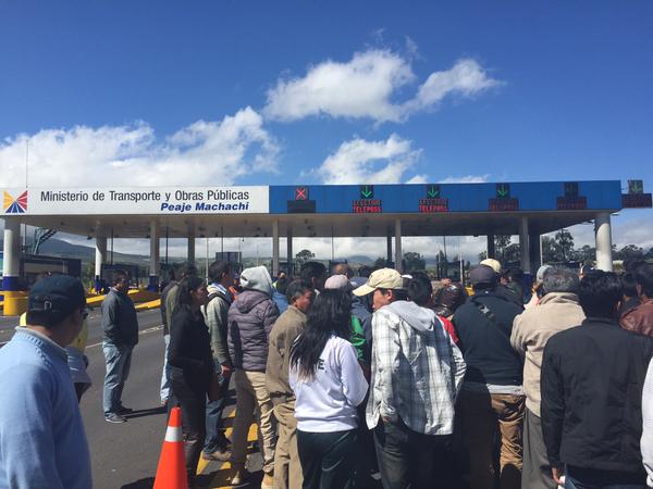 Oficialismo insiste en reformas, oposición dice que mantendrá protestas