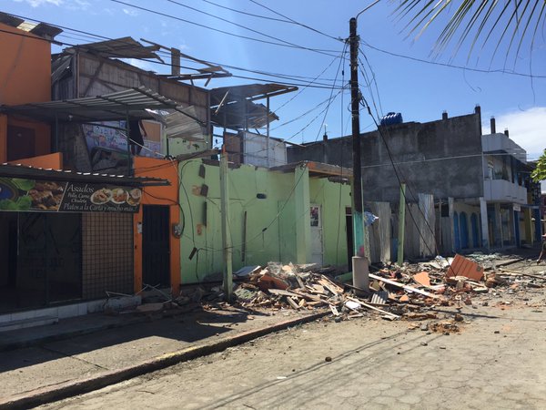 Correa recorrerá zonas devastadas por terremoto en Esmeraldas y Manabí