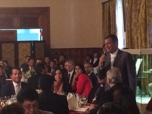 Correa se reúne con autoridades de la Iglesia católica previo a visita papal