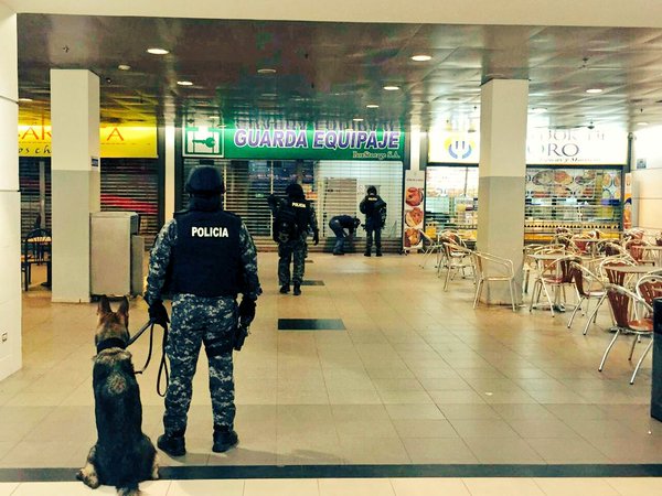 Policía descarta presencia de bomba en la terminal de Guayaquil