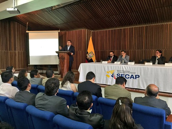&quot;Paro parcial&quot; para empresas en crisis se incluiría en reforma laboral