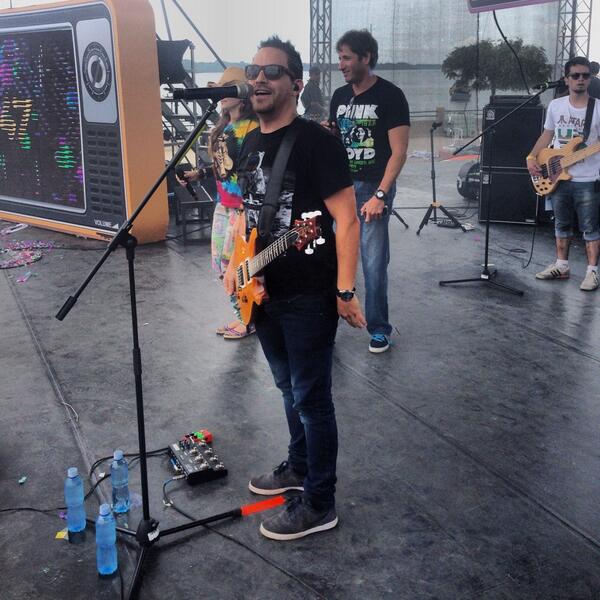 Miles de personas celebran junto a Ecuavisa sus 47 años con música