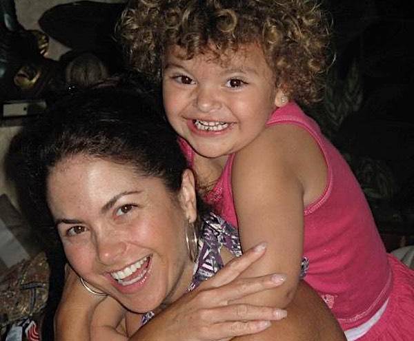 Imagen de archivo de Lucero y su pequeña, tiempo atrás.