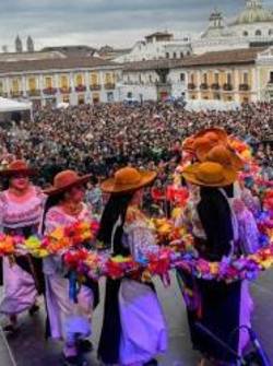 Música y luces se toman las calles de Quito | 05-12-2025