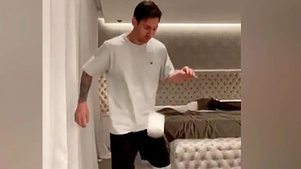 Messi se sumó al reto del papel higiénico
