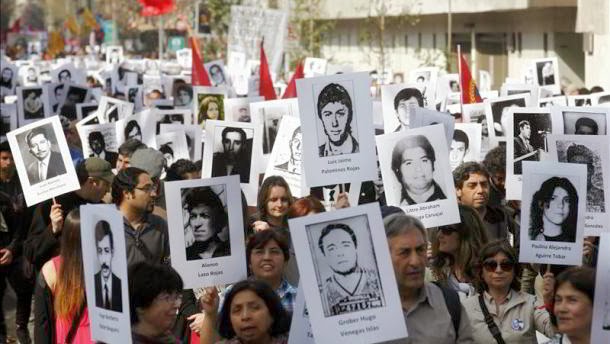 Juez chileno condena a 106 agentes de dictadura de Pinochet
