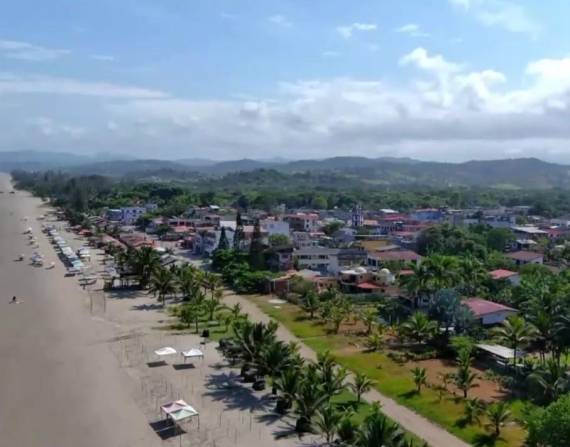 Imagen de dron de Olón, Santa Elena.