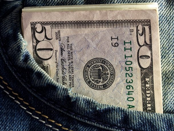 5 personas son acusadas de cobro fraudulento de bono en Santo Domingo