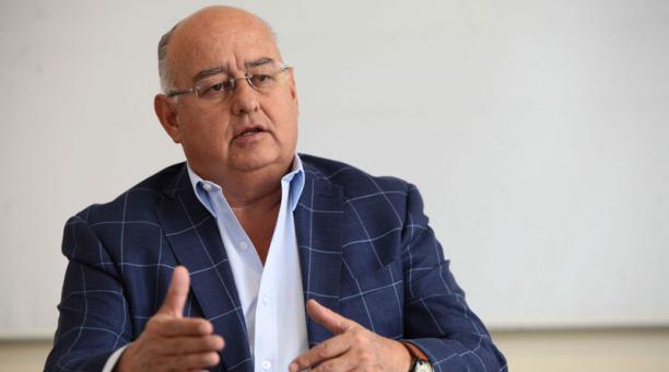 Ministro de Finanzas: &quot;No hay recursos para nuevos contratos en sector salud&quot;