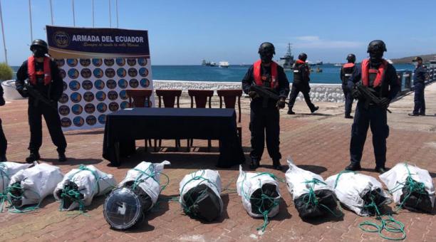 Operativo en Galápagos deja 300 kilos de cocaína y 24 detenidos
