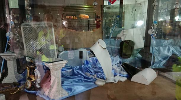 Violento asalto en joyería de Guayaquil