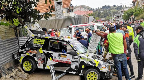 Accidente en rally de Gualaceo deja 13 heridos