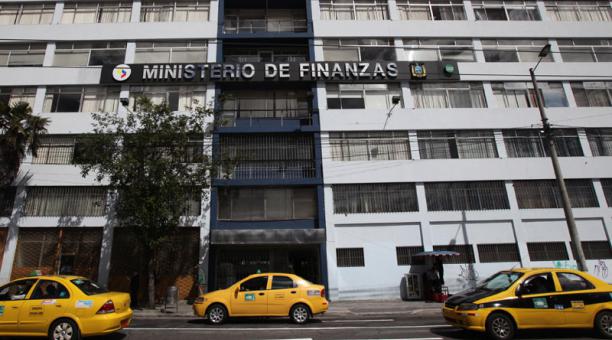 Ministerio de Finanzas confirma transferencia de décimo tercer sueldo a servidores públicos
