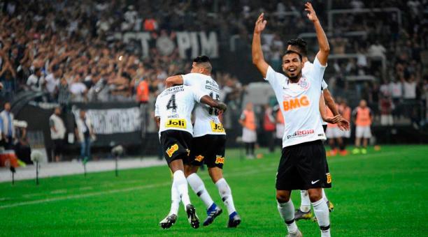 Asistencia de Sornoza que vale un campeonato para el Corinthians