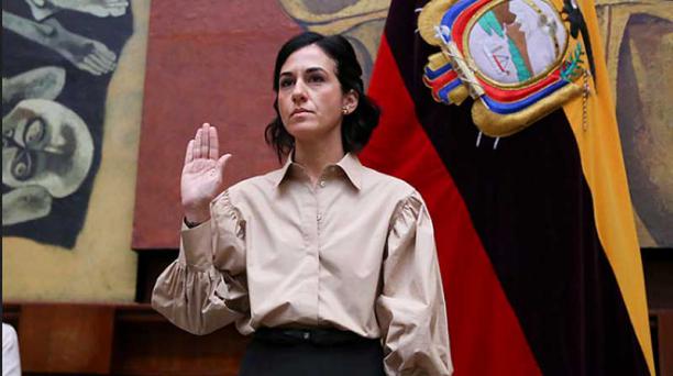 Vicepresidenta visita en España hospital donde tratan a compatriotas