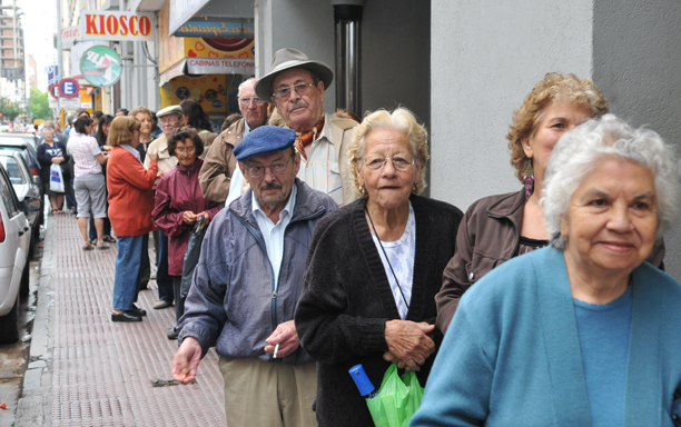 Pensiones en Latinoamérica en peligro por una población que envejece, informa el BID