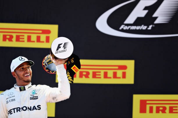 Lewis Hamilton se queda con el Gran Premio de España