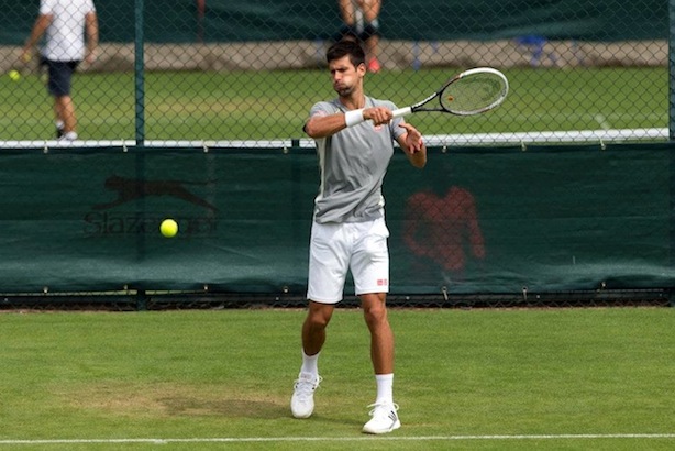 Arrancó final masculina de Wimbledon que enfrenta a Murray con Djokovic
