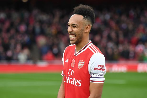 Manchester United va por Aubameyang