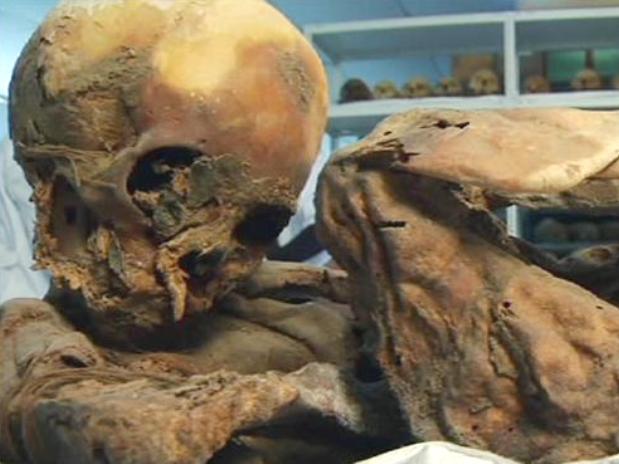 Encuentran momias precolombinas en Perú