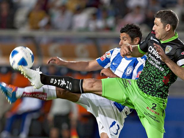 Ayoví y Valencia le dieron el triunfo al Pachuca