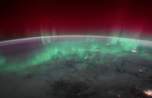 La NASA difunde nueva toma de auroras boreales vistas desde la Estación Espacial.