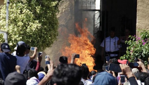 México: queman vivos a 2 hombres acusados de secuestrar niños