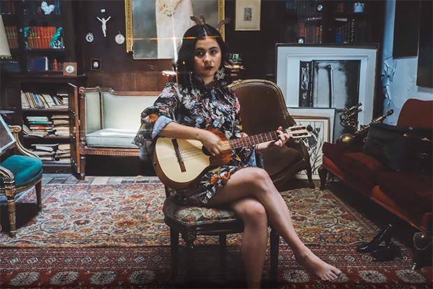 En 2024, cuando faltaban cantar dos de tres fechas agotadas en Bogotá, Colombia, las cuerdas vocales de Silvana Estrada no pudieron más.