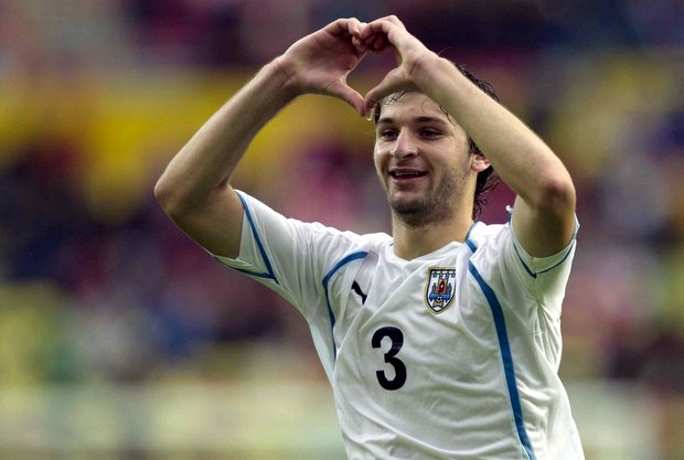 Tabárez cita a Gastón por Aguirregaray para enfrentar a la &#039;Tri&#039;