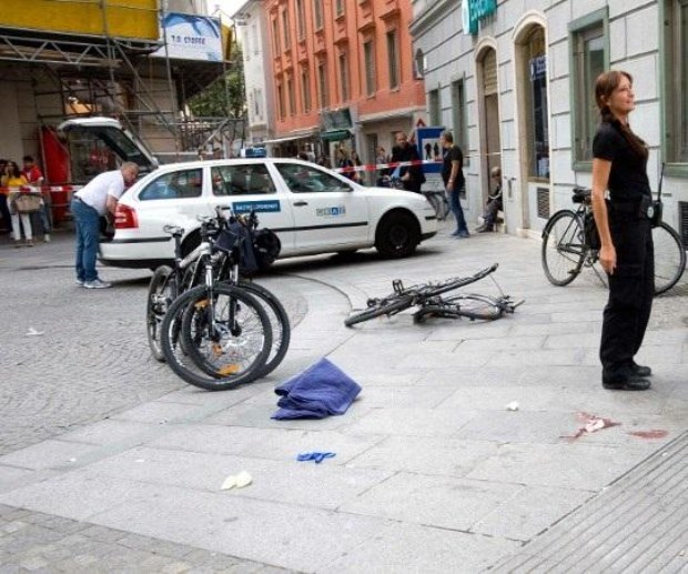 Hombre arremete con auto contra multitud y mata a 3 personas en Austria