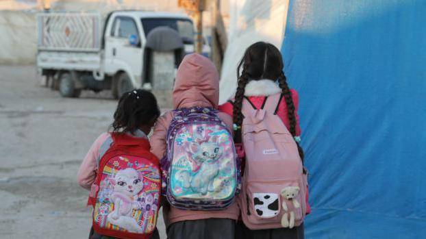 Esclava a la venta: 12 años, no es virgen, muy hermosa: el infierno de las niñas y mujeres vendidas por Estado Islámico