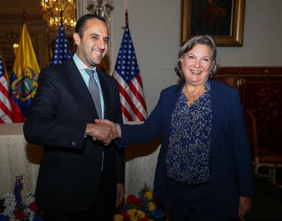 Ecuador y EE.UU. firman Acuerdo de Cielos Abiertos que impulsa el transporte aéreo