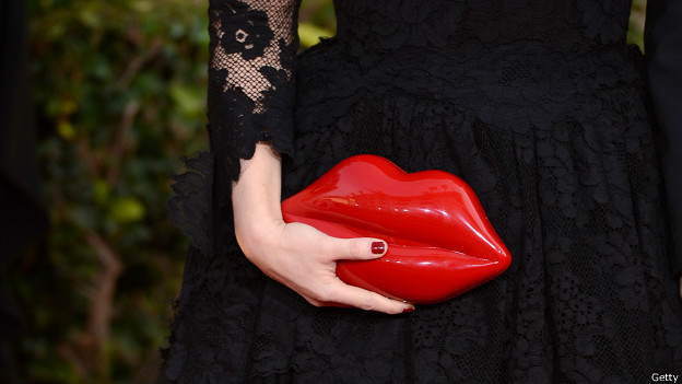 ¿Realmente las mujeres hablan más que los hombres?