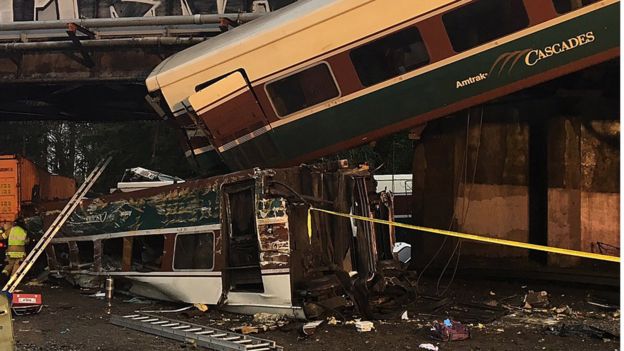 Un tren se descarrila en Estados Unidos y deja varios muertos, según reportes oficiales