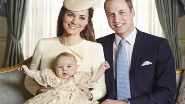 Isabel II y sus herederos, juntos en fotografía histórica