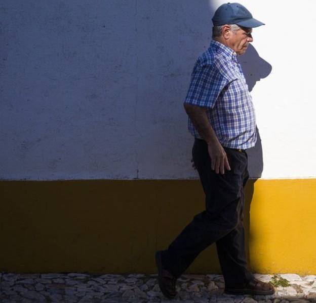 El hombre que pasó 43 años en una silla de ruedas por un diagnóstico errado
