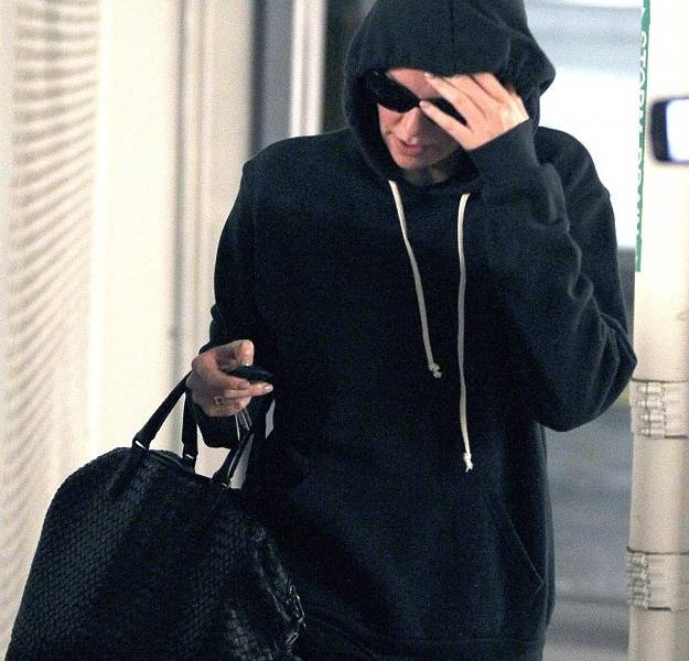 Charlize Theron dice sentirse violada por la prensa