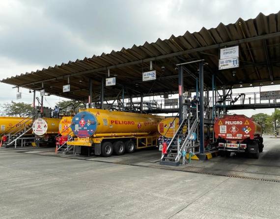 La comercialización de la nueva gasolina se realiza dentro del Plan Piloto que se aplica en 80 gasolineras de las provincias de Guayas, Esmeraldas y Los Ríos.