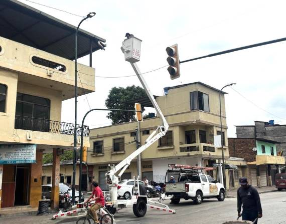 Quejas en Durán y Samborondón por más de 4 horas sin electricidad este domingo 7 de diciembre de 2025.