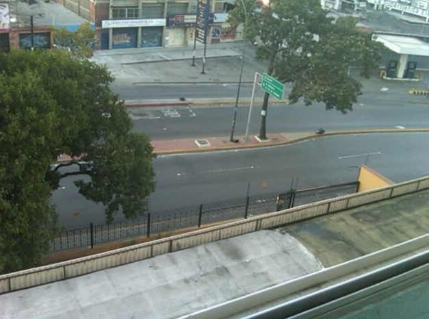 Así amaneció Caracas un día después de la muerte de Hugo Chávez