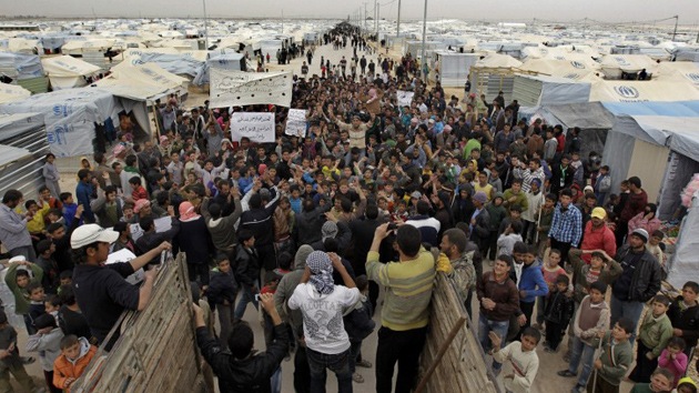 Rey de Jordania pide ayuda para abordar crisis de los refugiados sirios