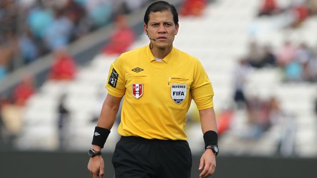 Víctor Carrillo dirigirá el encuentro entre Uruguay y Ecuador