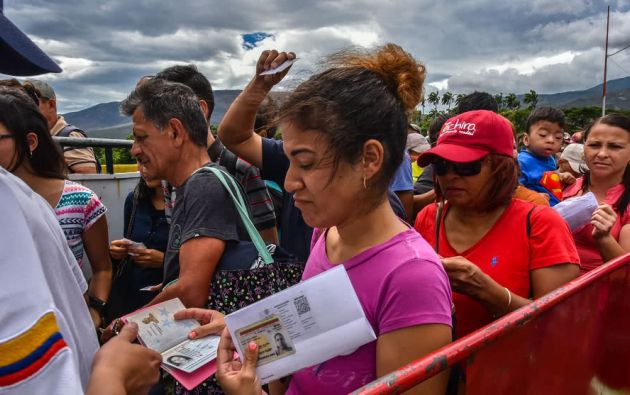 Inicia proceso de registro de venezolanos en Ecuador