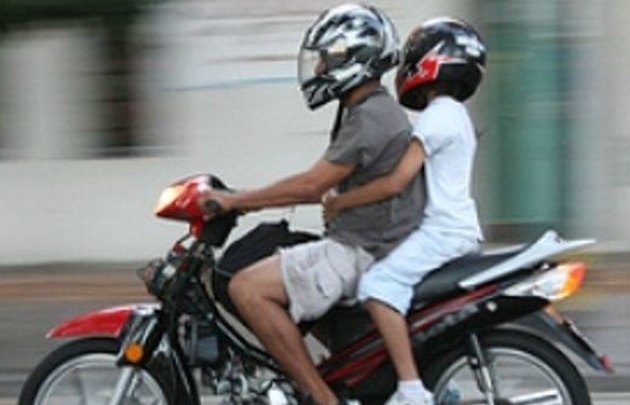 Guayaquil: Ordenanza prohíbe circulación de 2 hombres en 1 moto