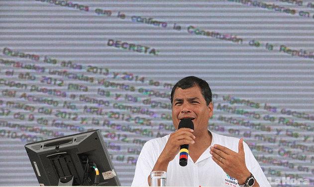 Correa avanza decidido en su modelo frente a medios y sectores sociales
