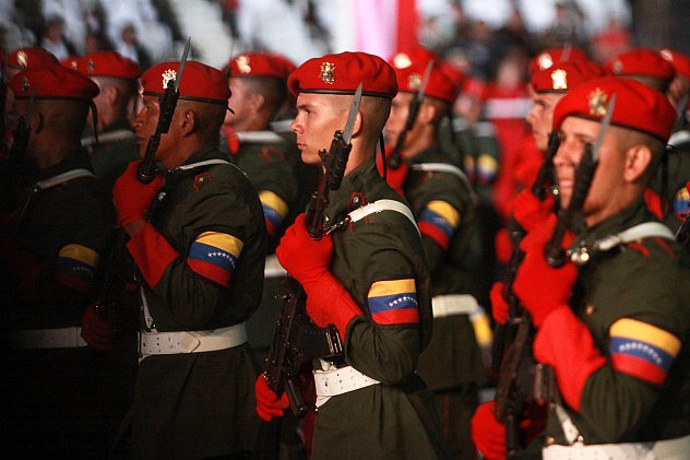 Fuerzas Armadas respaldan Constituyente de Maduro