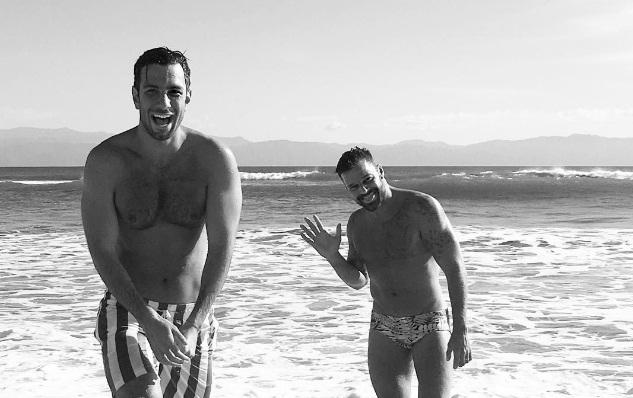Las fotos en la playa de Ricky Martin que dejaron poco a la imaginación